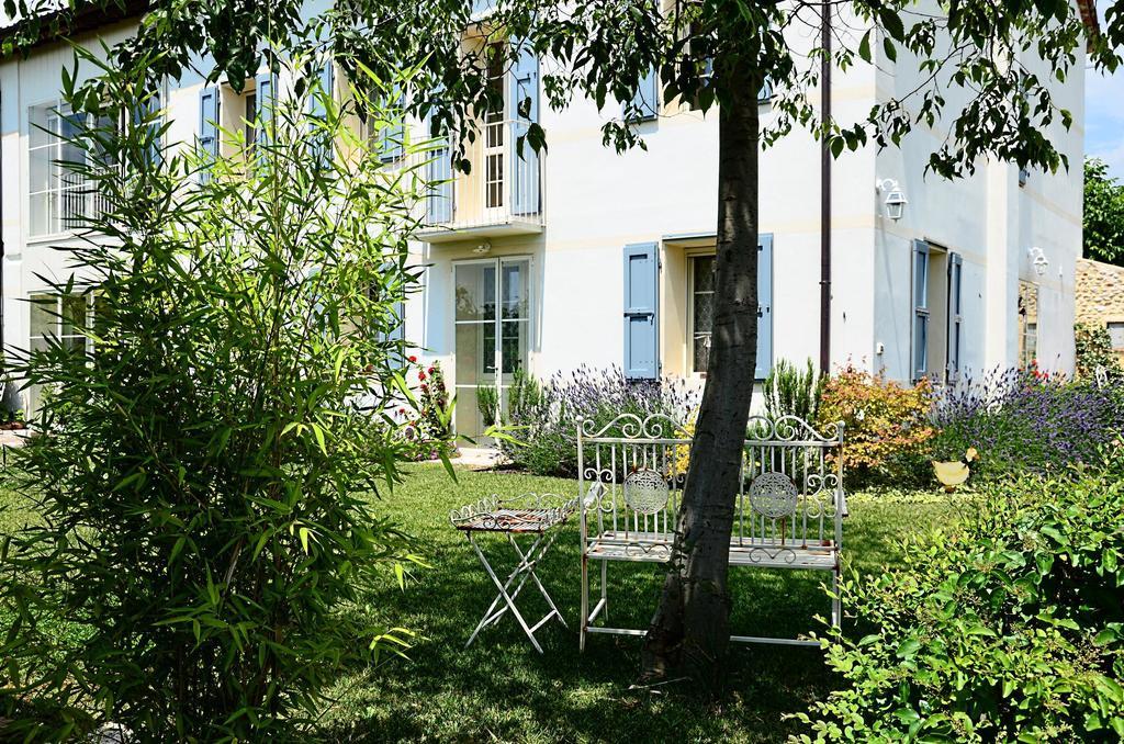 Bed and Breakfast La Fabbrica Delle Idee Fonte Exterior foto